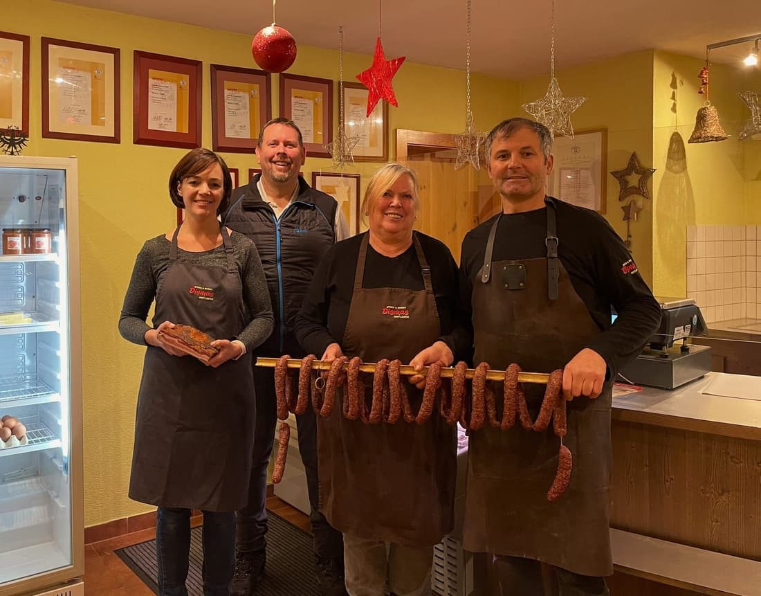 Die Familie vom Dismas Hof im Hofladen